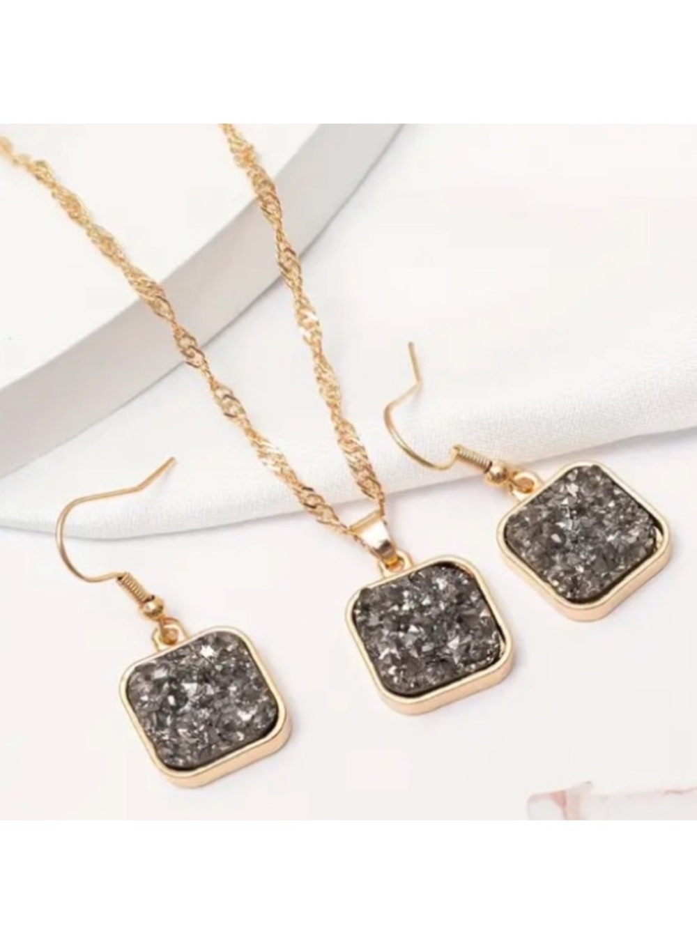 Dazzling Charcoal Gray Druzy Gold Toned Necklace & Earrings Set